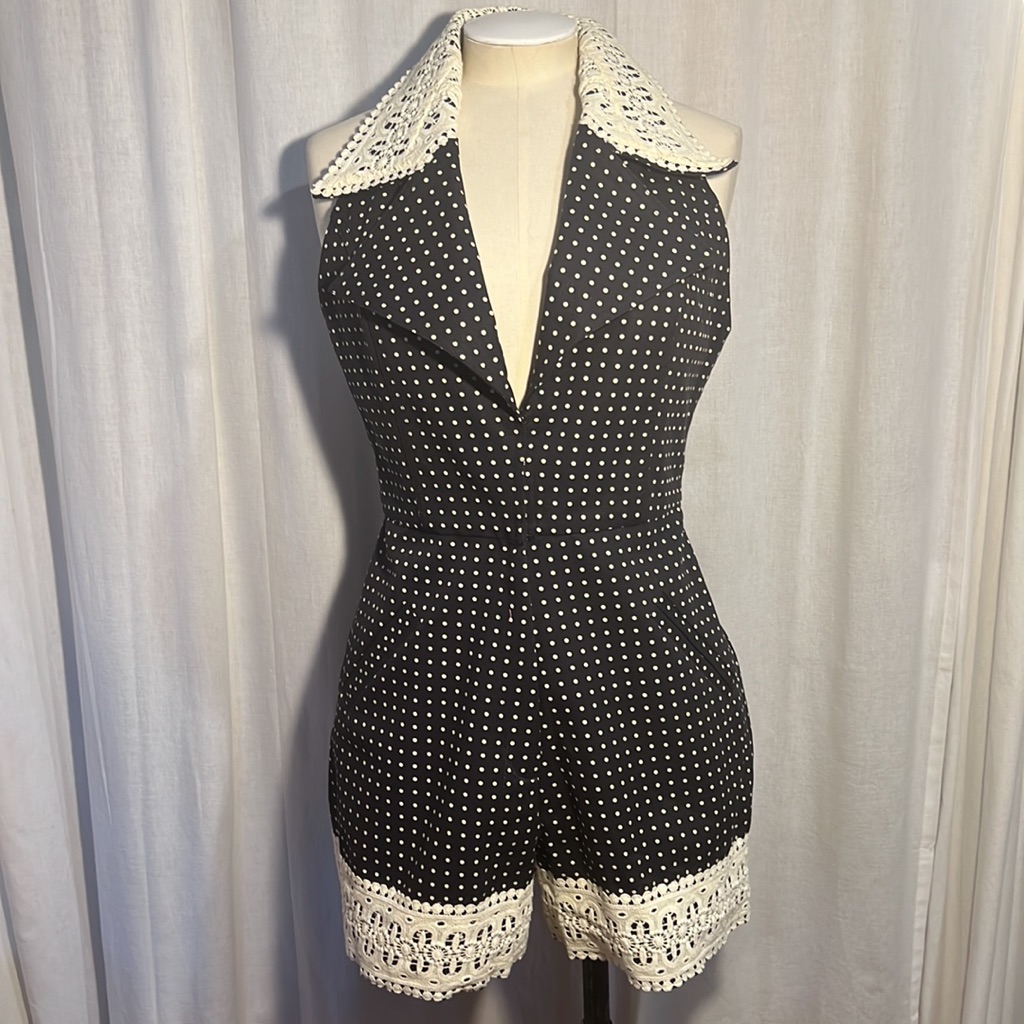 Julie Brown Ny Black Polka Dot Stappy “Backless” Romper W/Lace Hem & Collar-Nwt